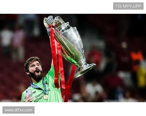 库尔图瓦指挥防线能力持续提升，防守组织表现稳健