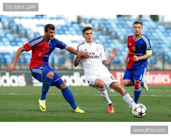 斯佩齐亚进攻套路解析：近期战术执行与进攻效率走势清晰