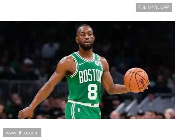 布克挡拆拉开空间效率提升显著，助凤凰城稳定得分结构