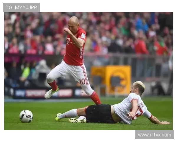 莱万今晚开完香槟了吧，这身价活生生跟明星红毯似的！